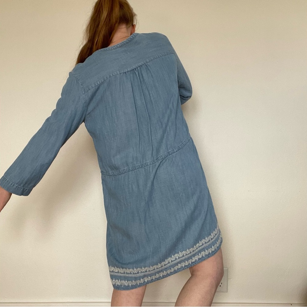 Gap blue denim mini dress with white embroidery and tie waist medium - Picture 4 of 12
